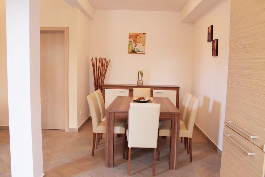 Apartments Vukovic Подстрана Экстерьер фото