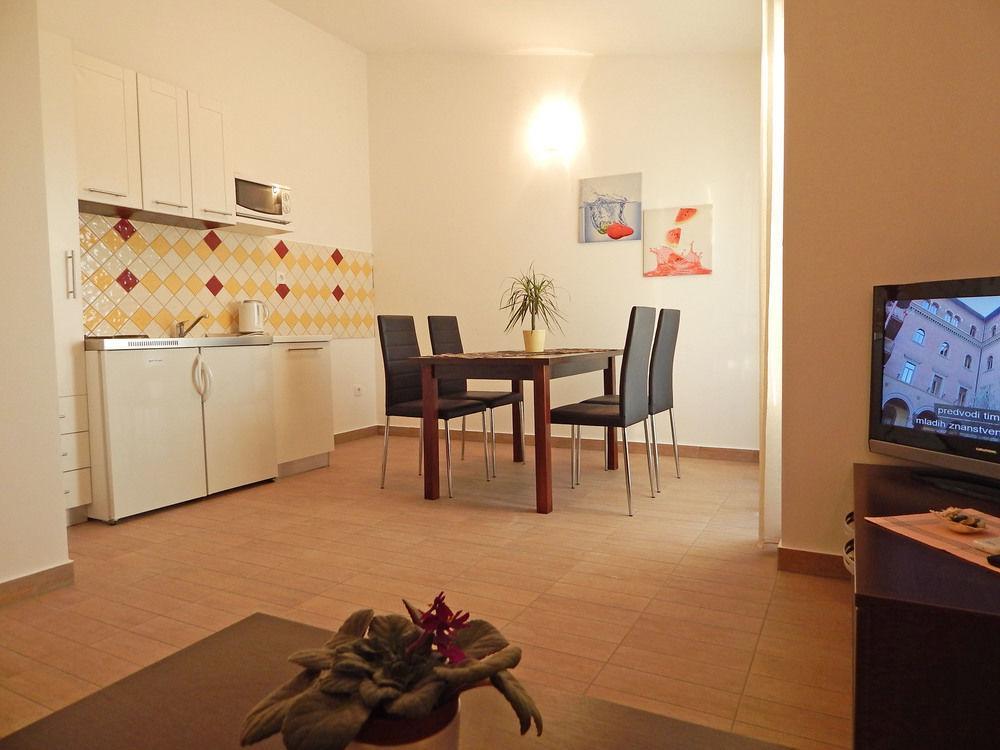 Apartments Vukovic Подстрана Экстерьер фото