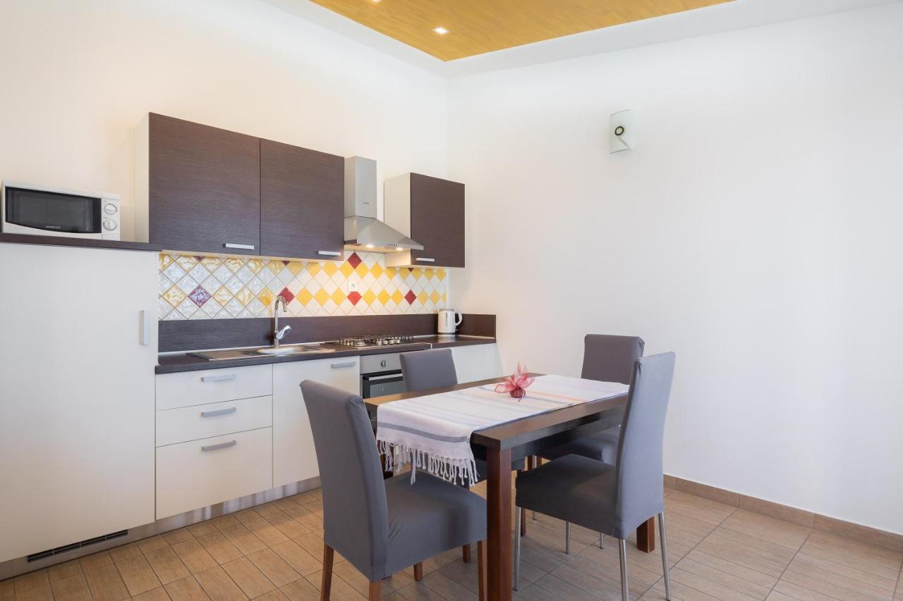 Apartments Vukovic Подстрана Экстерьер фото